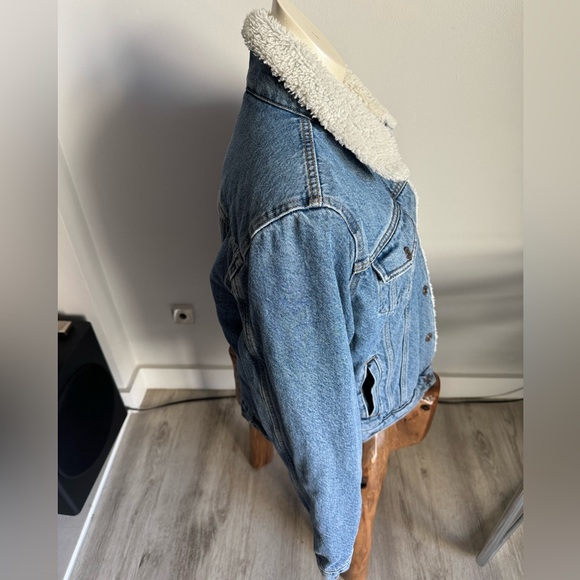 Levi’s Denim & Sherpa Warm Vintage Style Trucker Jean Jacket Size Medium - Picture 2 of 11